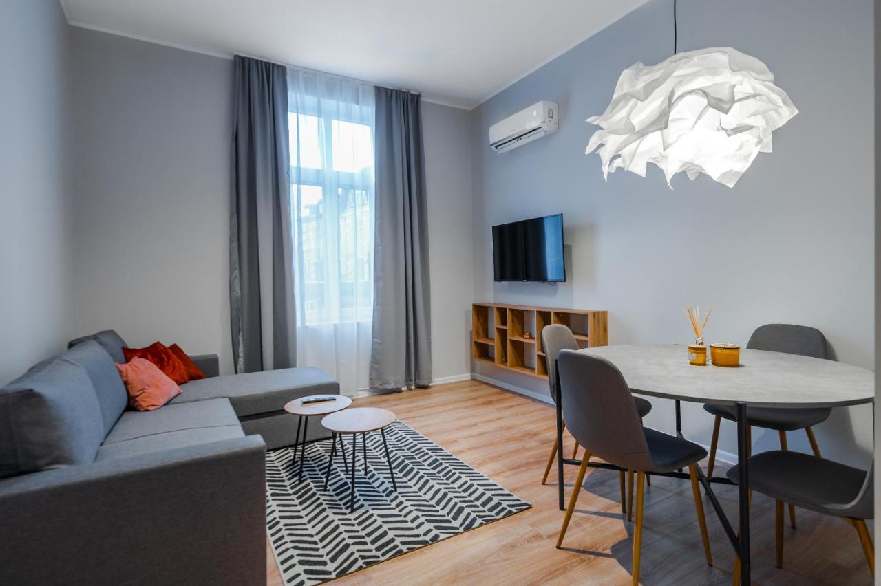 New Black & White - 2Bdr Apartment With Balcony Szófia Kültér fotó